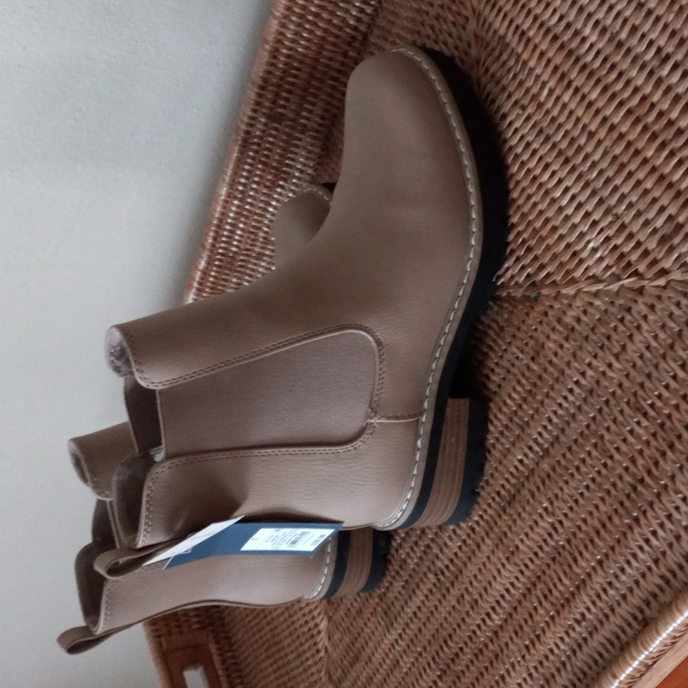Universal Thread Boots